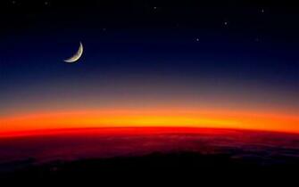 Half Moon Wallpaper