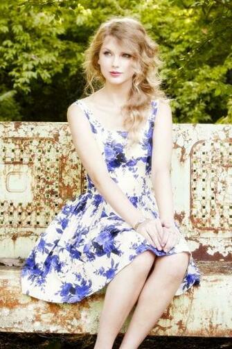 Taylor Swift iPhone Wallpaper