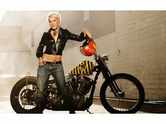 Pink Singer Old School Bike Wallpaper In Resolution