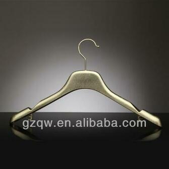 Hot Sale Rubber Plastic Gold Paint Hangers For Showcase Made In