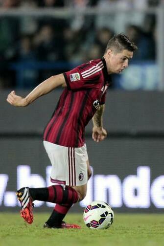 Ac Milan In This Photo Fernando Torres Of