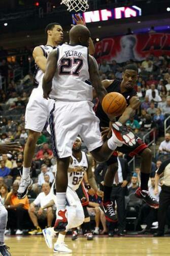 Miami Heat V New Jersey Nets