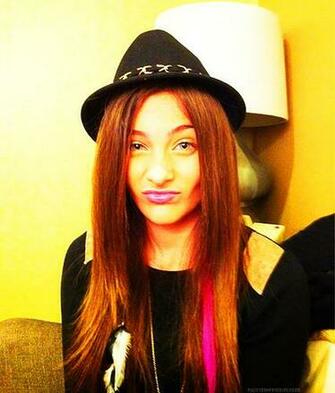 Lundon S Bridge And The Three Keys Image Paris Jackson