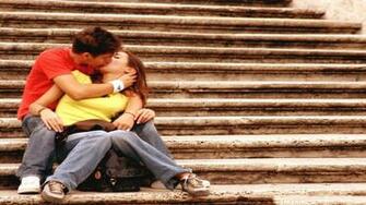 Love Kiss Wallpaper