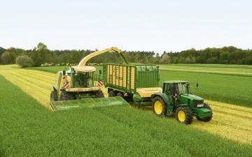 Photo Tractor Agricultural Machinery Combine Harvester