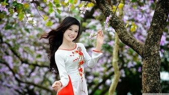 Spring Season Women HD Wallpaper Desktop