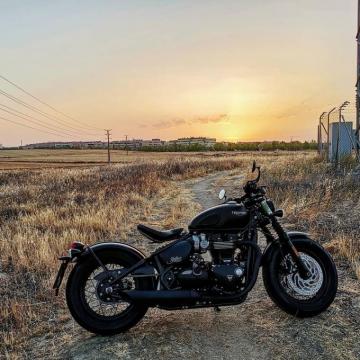 Bobber Black Wallpaper Triumph Style
