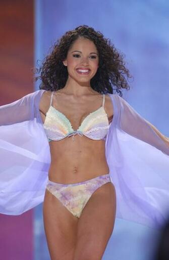 Suzie Castillo Photo Of Pics Wallpaper