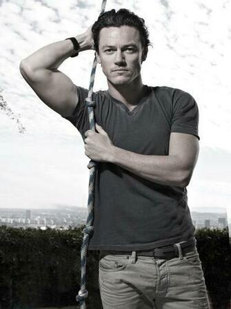 Luke Evans Wallpaper