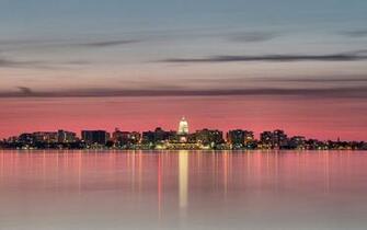 Luces Del Atardecer De Madison Wisconsin Wallpaper