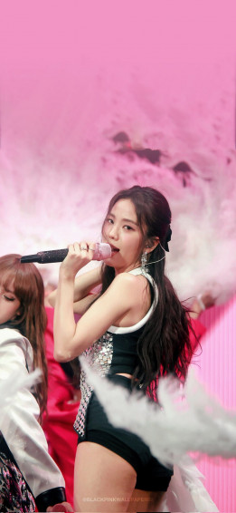 Yilindesigns L Bp Locks On Jisoo Coachella Week