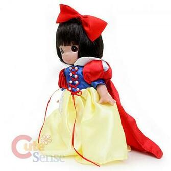 Precious Moments Snow White Doll Image