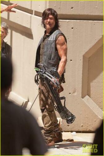 Melissa Mcbride And Norman Reedus Photo Pictures To
