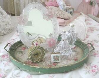 The Porcelain Rose Barbola Roses Vintage Wallpaper Tray
