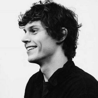 Evan Peters Wallpaper
