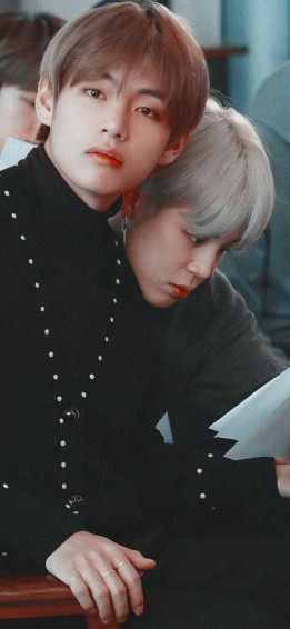 Vmin Duo Glancing Passionately Wallpaper