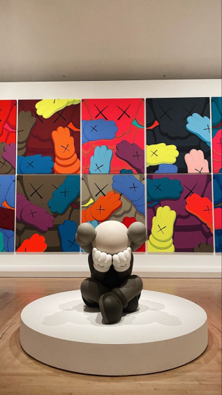 Kaws Brooklyn Museum Pop Art Wallpaper Doodle Diy