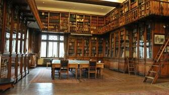 Library Books Wallpaper