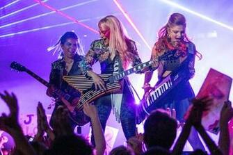 Jem And The Holograms Official Trailer Star Aubrey Peeples Play4movie