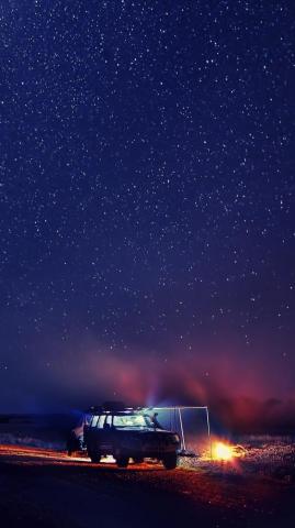 Night Sky Stars Scenery Camping Bonfire 4k Wallpaper