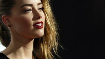4k Amber Heard Background Wallpaper Baltana