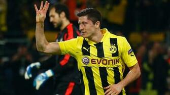 Robert Lewandowski Football Player HD Wallpaper
