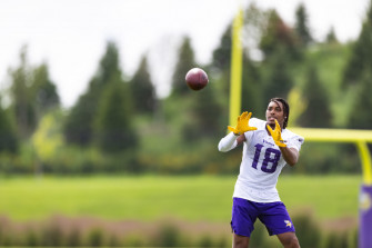 Justin Jefferson Leaves Practice After Suffering Apparent Injury
