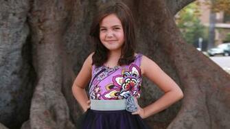 Bailee Madison Wallpaper