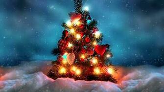 Lighted Christmas Tree Wallpaper Picserio