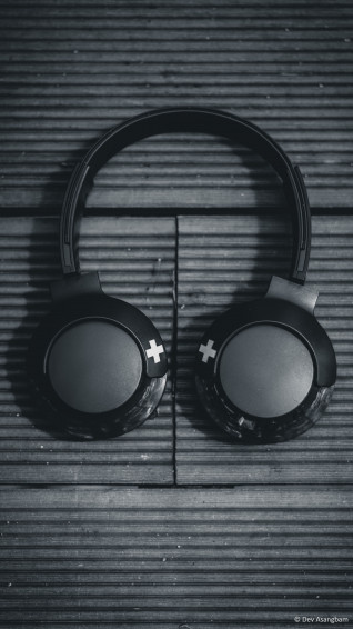 Headphone Wireless Music Black White 4k Ultra HD Mobile Wallpaper