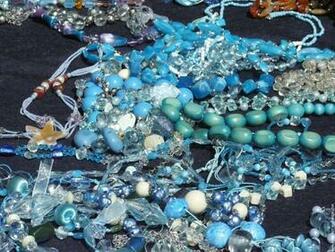 De Pacotille Jet S Sur Un Talage Du March La Brocante Saint