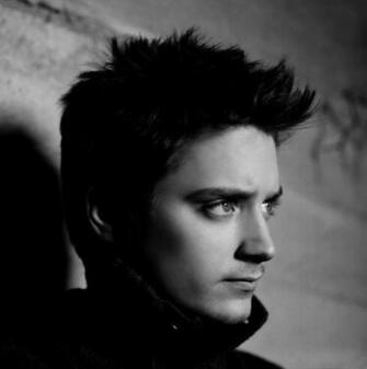 Elijah Wood Frodo Eyes HD Wallpaper Background Image