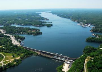 The Midwest S Paradise Lake Of Ozarks In Missouri This