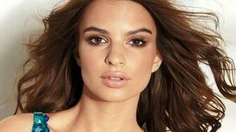 Emily Ratajkowski Background Wallpaper High Definition