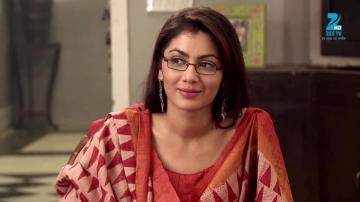 Sriti Jha In Kumkum Bhagya Wallpaper Baltana