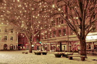 Beautiful Christmas Tree Decoration Light Snow Wallpaper