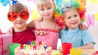Kids BirtHDay Party Wallpaper