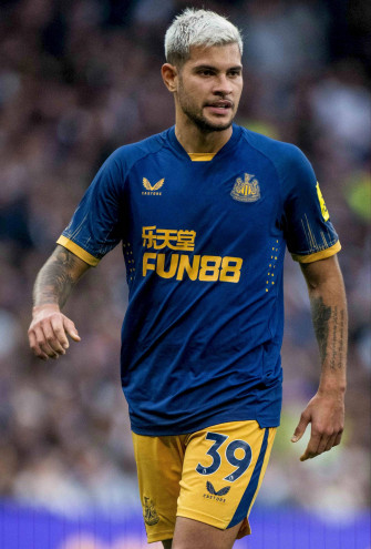 Bruno Guimar Es Walking Wallpaper
