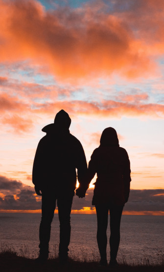 Share Couple Hand Wallpaper