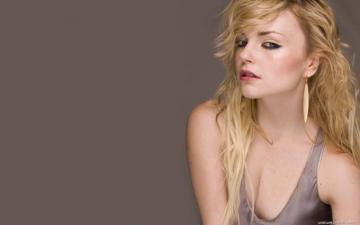Izabella Miko Background Image And Wallpaper Yl Computing