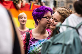 Purple Hair Mujeres Lesbianas Wallpaper