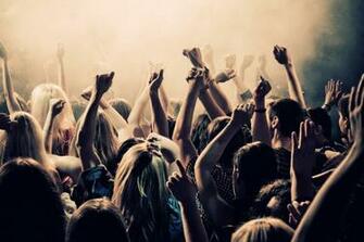 Boy Girls Dancing In Club Wallpaper Best HD