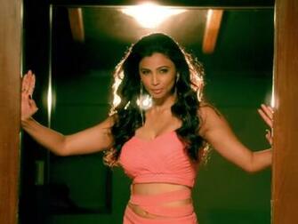 Daisy Shah Hq Wallpaper
