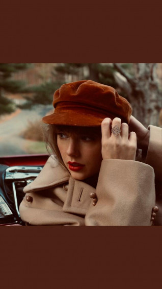 Red Taylor S Version Wallpaper Lmk What Other Like