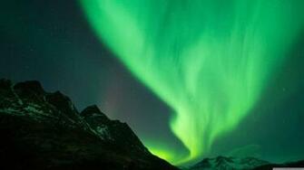 4k Wallpaper Description Green Aurora Borealis