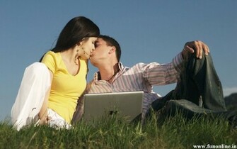 Love Couple Kissing Wallpaper HD