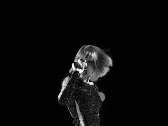 Black And White Taylor Swift Wallpaper