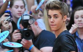 Wallpaper Justin Bieber Face Cute Style