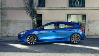 Ford Focus Hatchback St Line Euro Spec Side HD