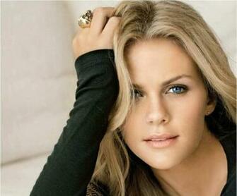 Stars Wallpaper Brooklyn Decker